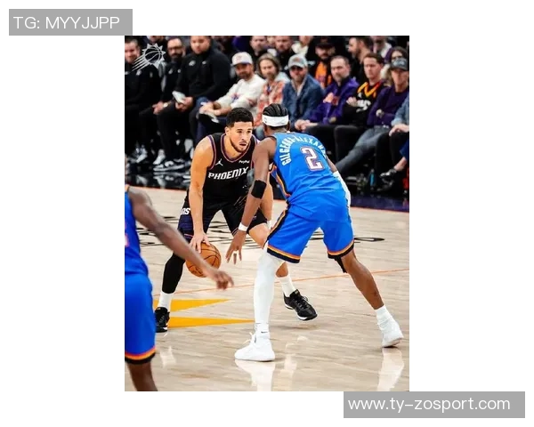 布克全场表现平平14投仅5中收获17分3篮板8助攻正负值高达16