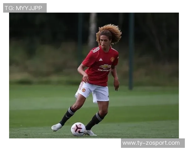 曼联新星哈迪签奖学金合同17岁后将转为职业合同